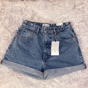 New ZARA Mom Fit, Hi-Rise Bermuda Denim Shorts
